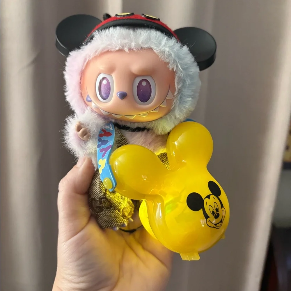 electrical parade, Disneyland, popcorn bucket for Christmas or labubu lights up - Picture 3 of 3